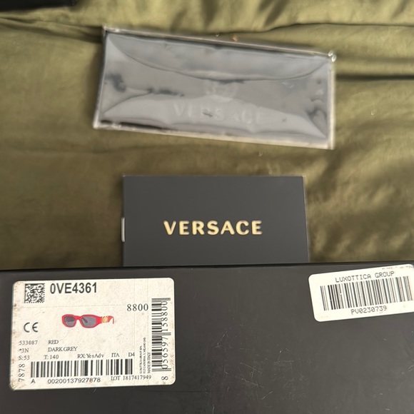 Versace Black and Gold Box - Picture 3 of 6